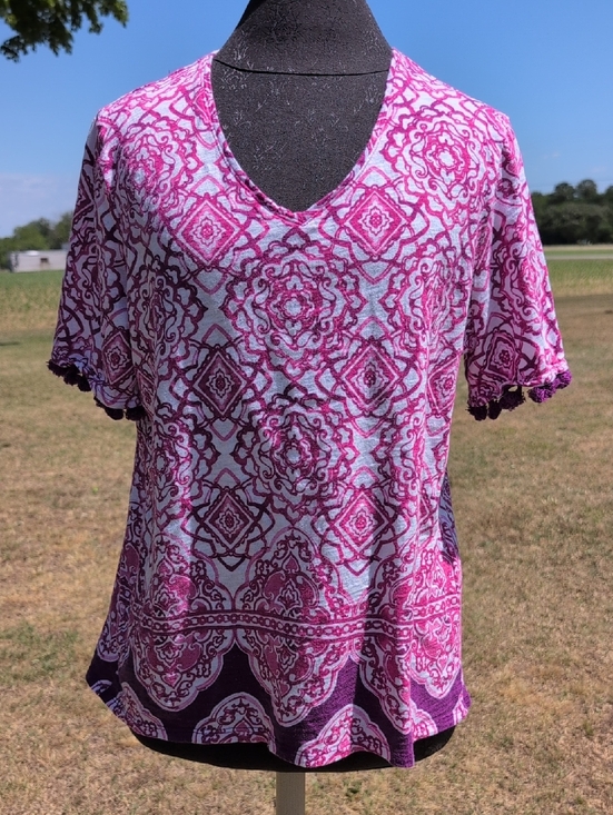 Chico's Tops - Chico's White Top with Pink & Fuchsia Floral Swirl